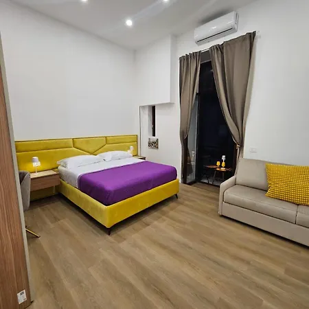 Le 2 Sorelle Luxury ベッド・アンド・ブレックファスト ナポリ