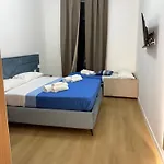 לינה וארוחת בוקר Le 2 Sorelle Luxury נאפולי